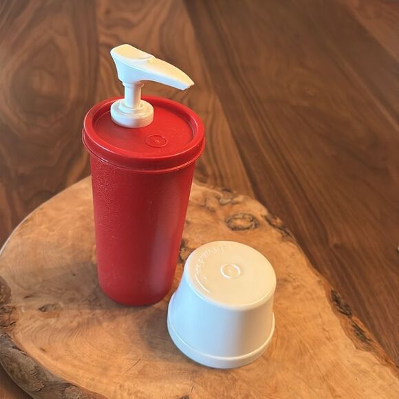 Vintage Tupperware Ketchup Catsup Dispenser - Picture 2 of 5